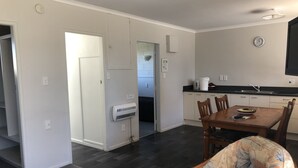 Room - Adelphi Motel (Taupo)