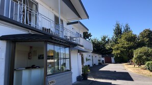 Property entrance - Adelphi Motel (Taupo)
