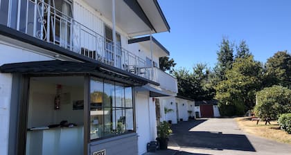 Adelphi Motel