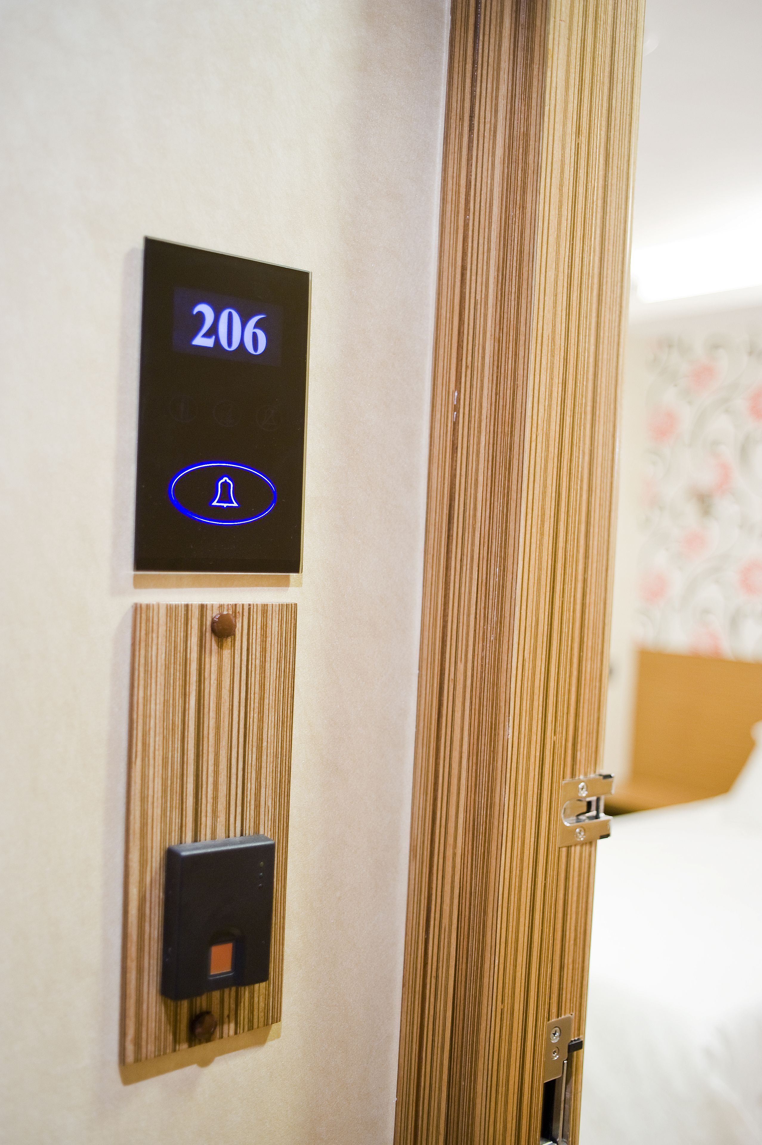 Photo - Mingle With The Star