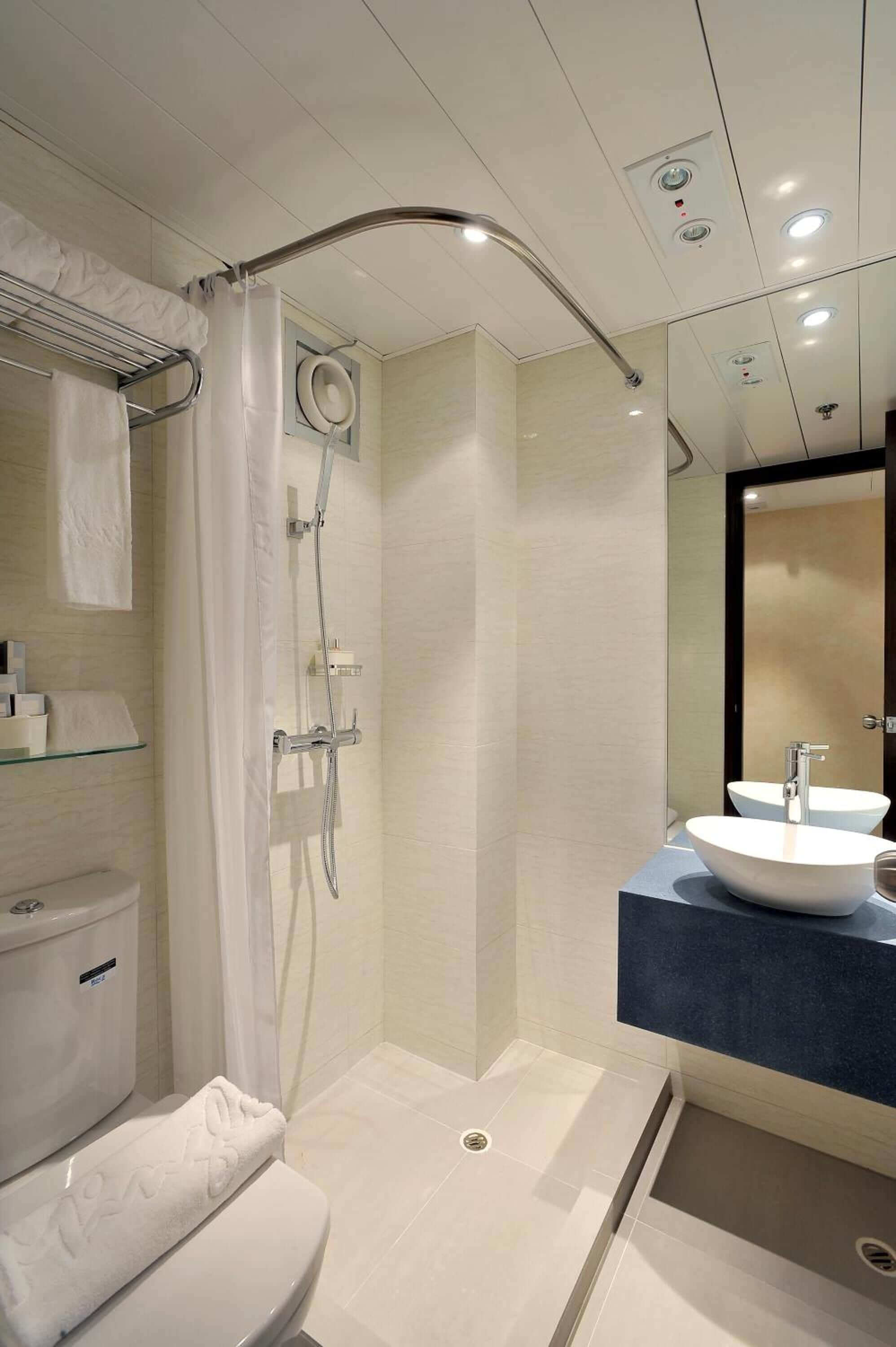 Photo - Mingle With The Star