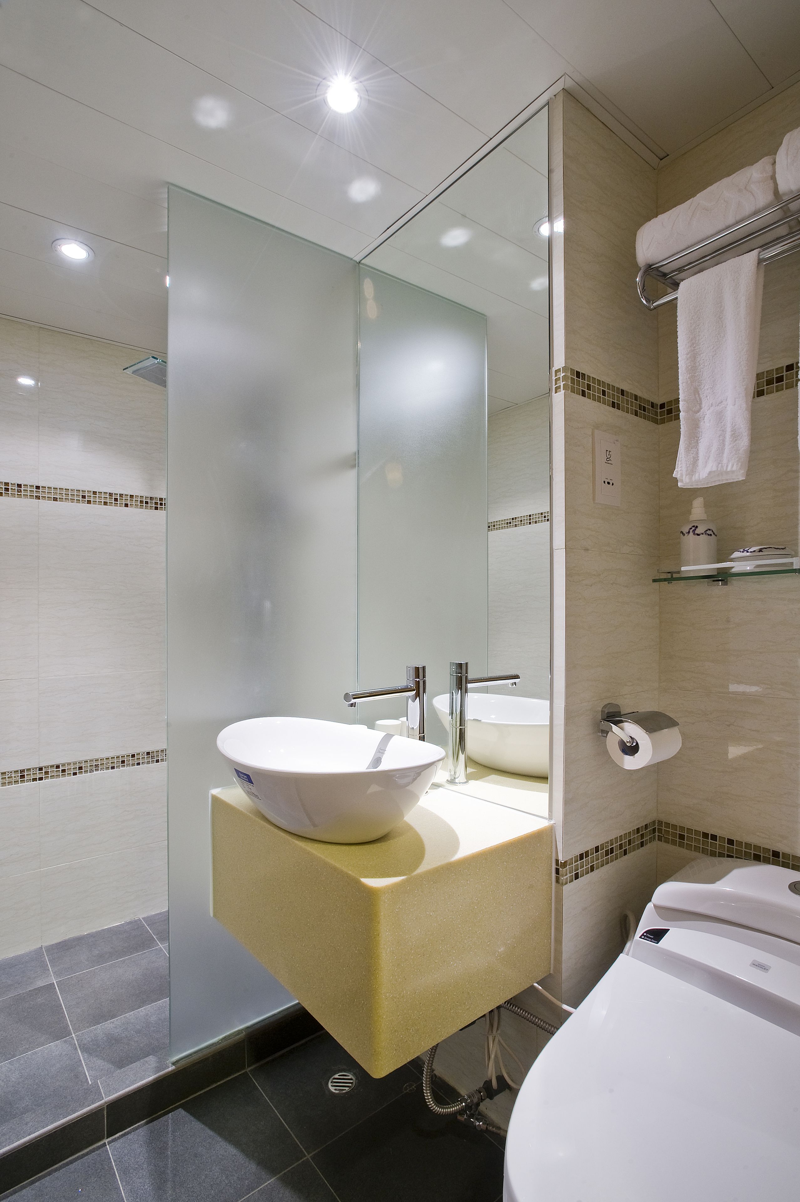 Photo - Mingle With The Star