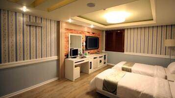 Twin Room | Desk, free WiFi
