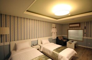 Desk, free WiFi - World Tourist Hotel (Hwaseong)