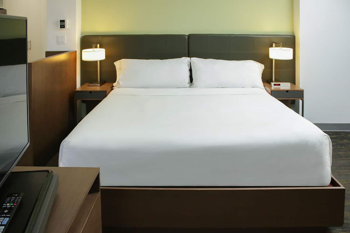 1 bedroom, premium bedding, down comforters, in-room safe