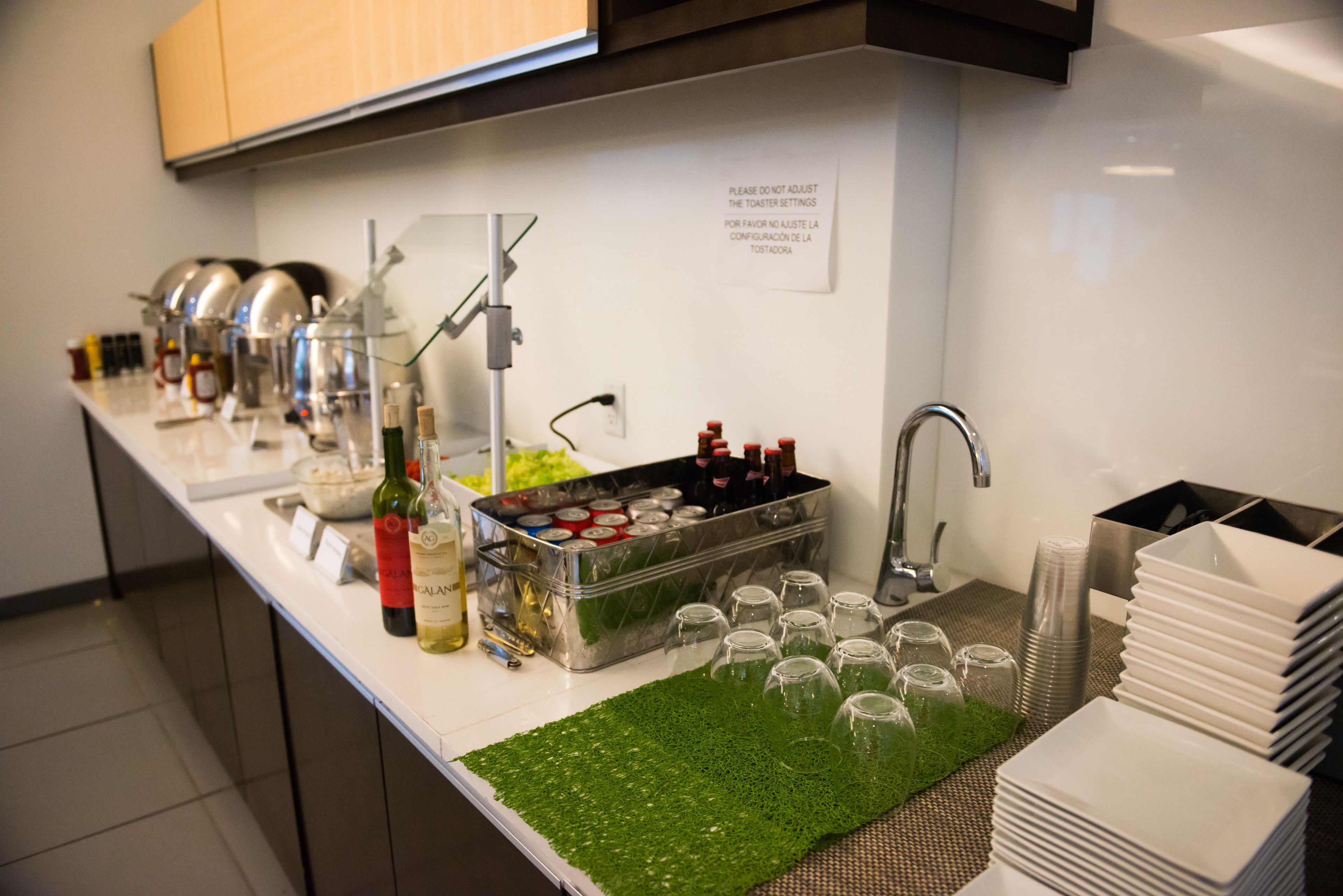 dinner served, local and international cuisine, pool views