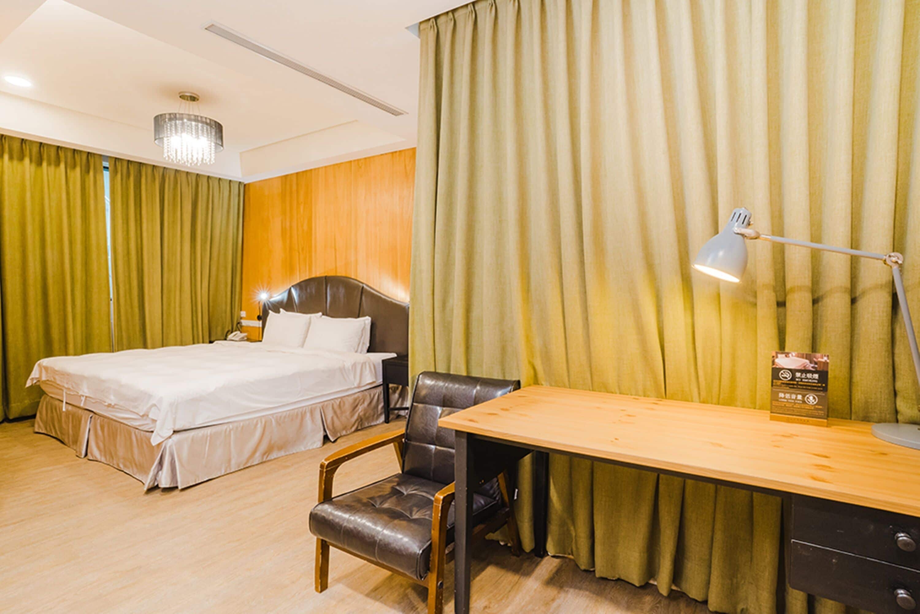 deluxe double room | in-room safe, desk, iron/ironing board, free cots/infant beds