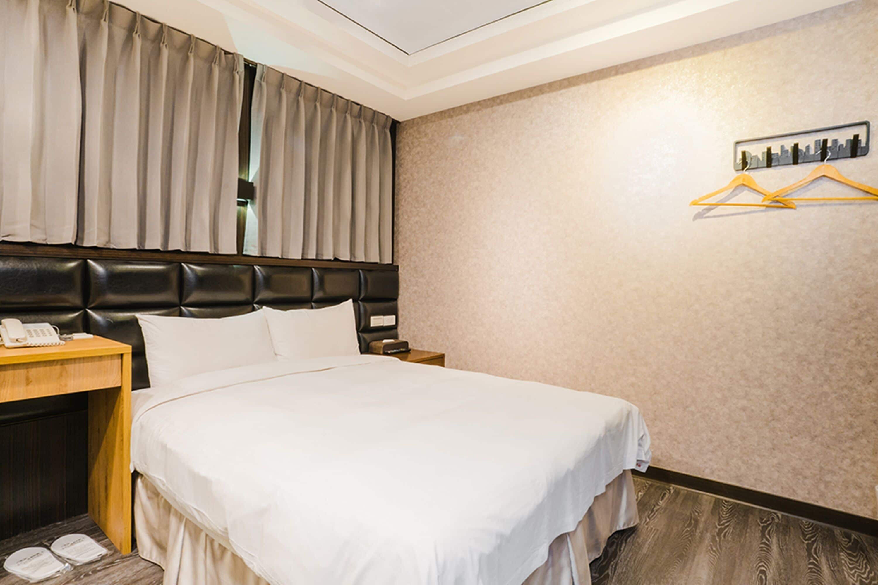 business double room | in-room safe, desk, iron/ironing board, free cots/infant beds