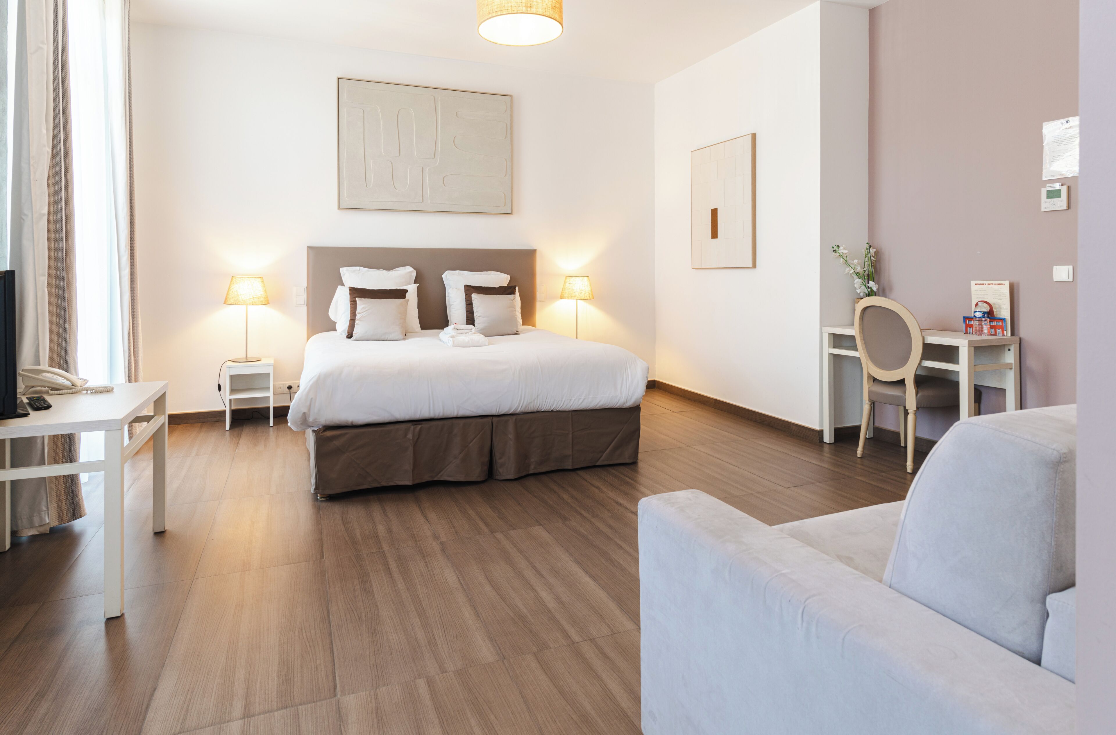 普通套房 | 迷你吧、客房內保險箱、獨特裝潢、書桌