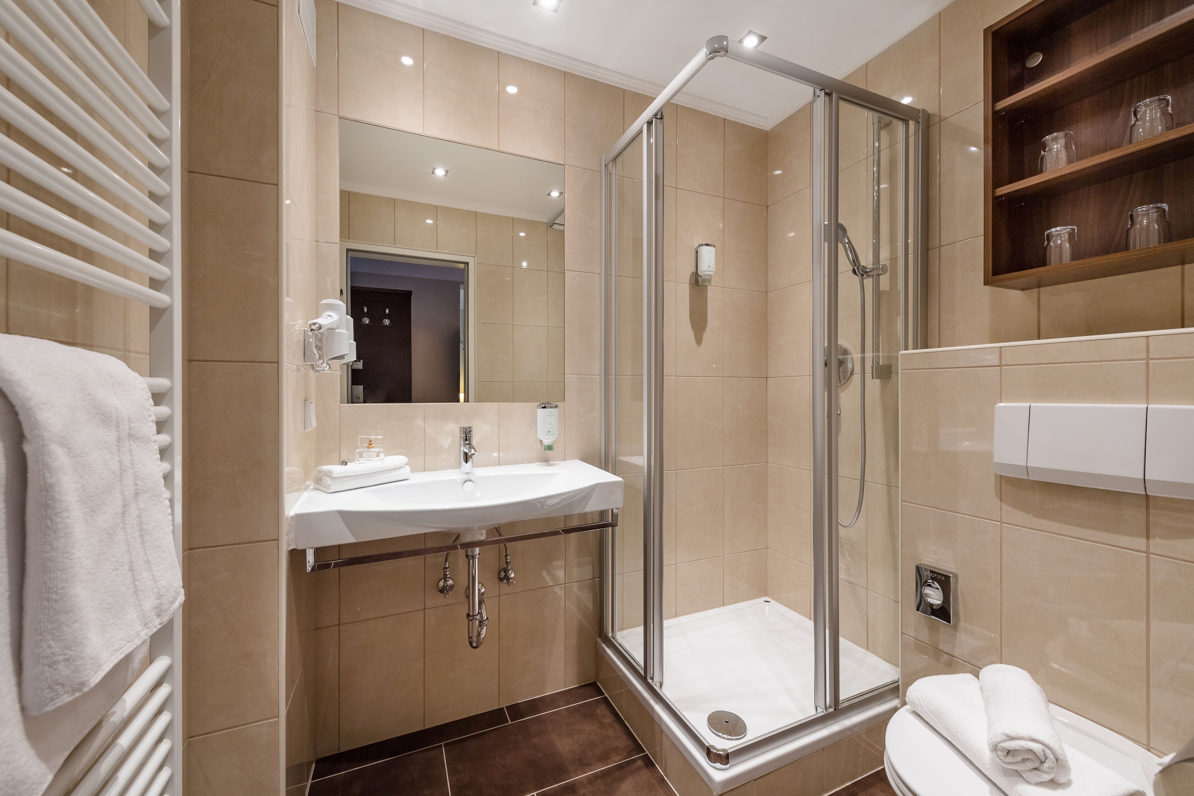 quadruple room | bathroom | shower, hair dryer, towels