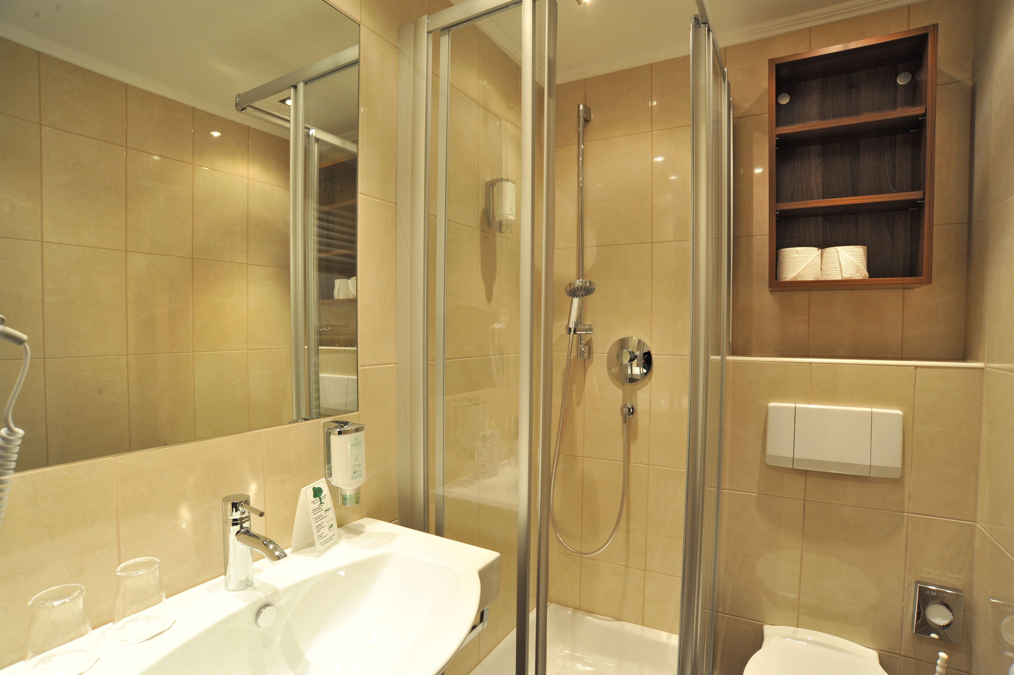 double room | bathroom | shower, hair dryer, towels
