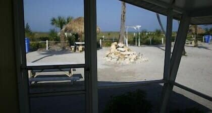 Castaways Beach and Bay Cottages