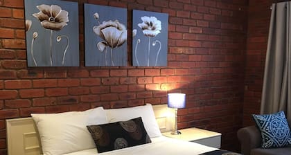 Melton Motor Inn & Apartments