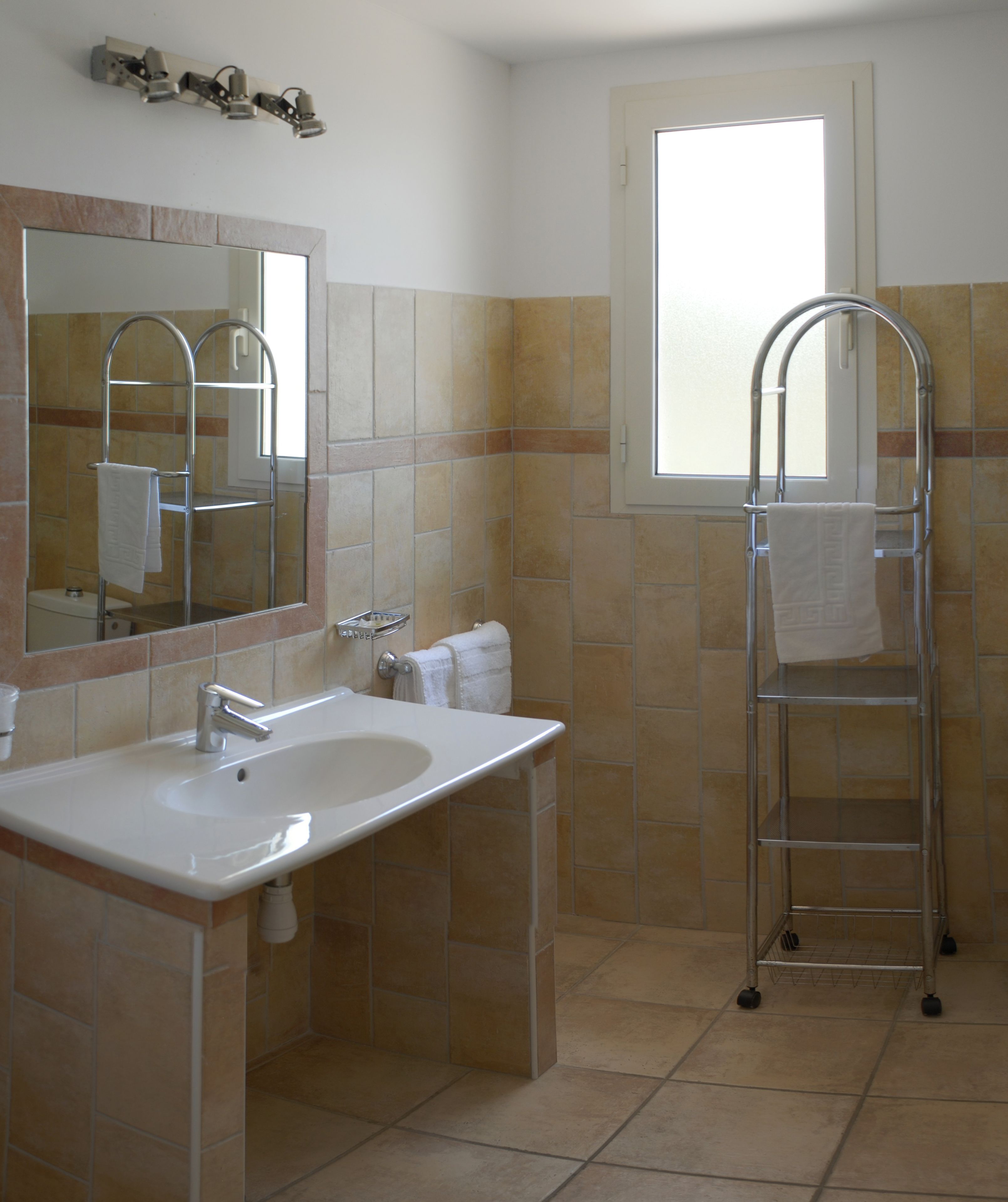 comfort triple room, 2 bedrooms, sea view | bathroom | shower, free toiletries, hair dryer, towels