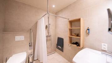 Camera Classic con 2 letti singoli | Bagno | Set di cortesia gratuito, asciugacapelli