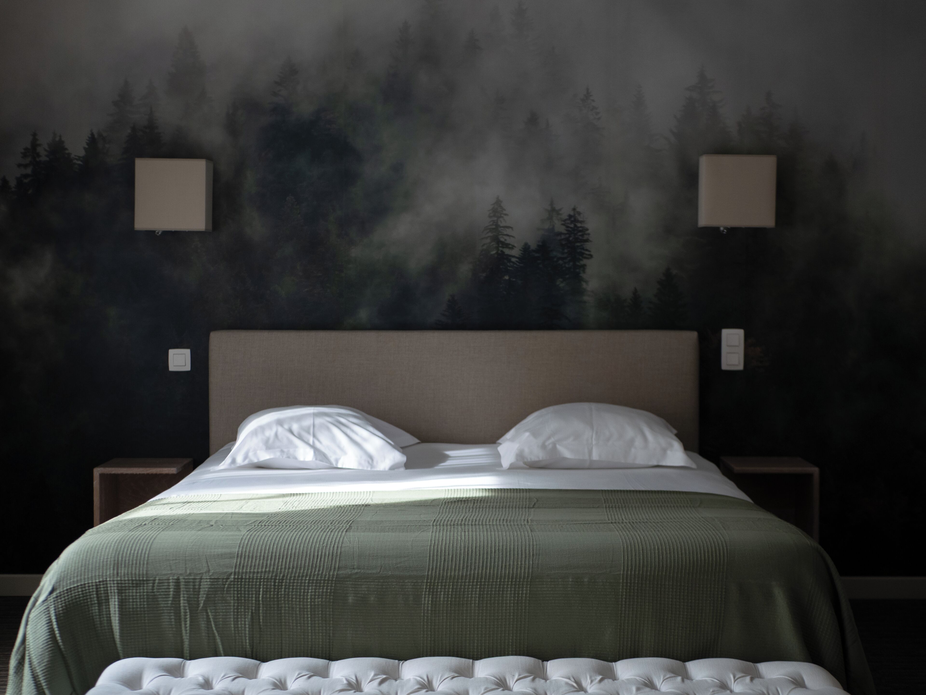 Suite | Premium bedding, individually furnished, desk, laptop workspace