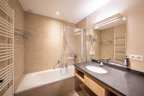 Chambre Double Classique | Salle de bain