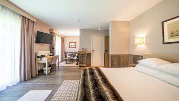 Superior tweepersoonskamer, uitzicht op tuin | Luxe beddengoed, individueel gemeubileerd, een bureau