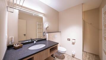 Chambre Classique avec lits jumeaux | Salle de bain