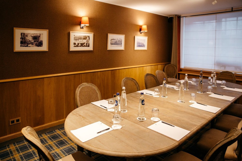 Hôtel Restaurant La Barrière de Transinne by null