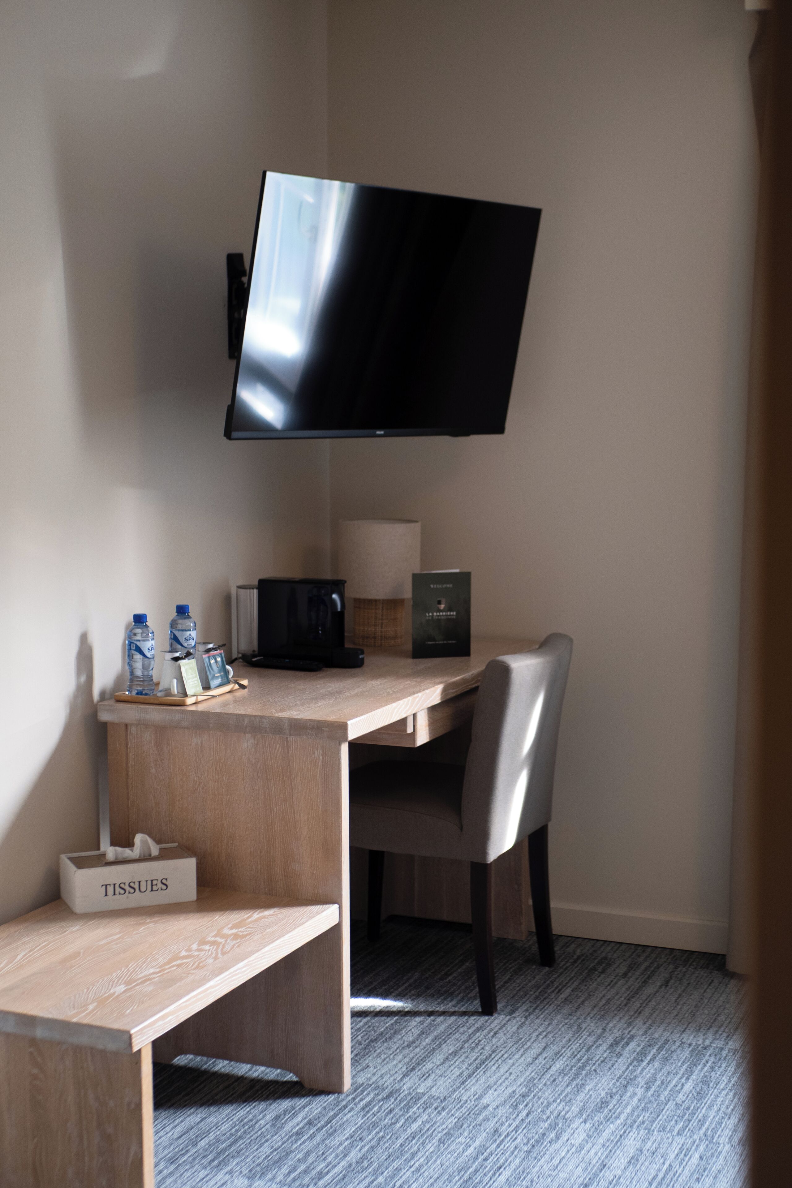 Literie de qualité supérieure, ameublement personnalisé, bureau