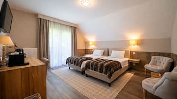 Superior Twin Room, Garden View | Premium bedding, individually furnished, desk, laptop workspace