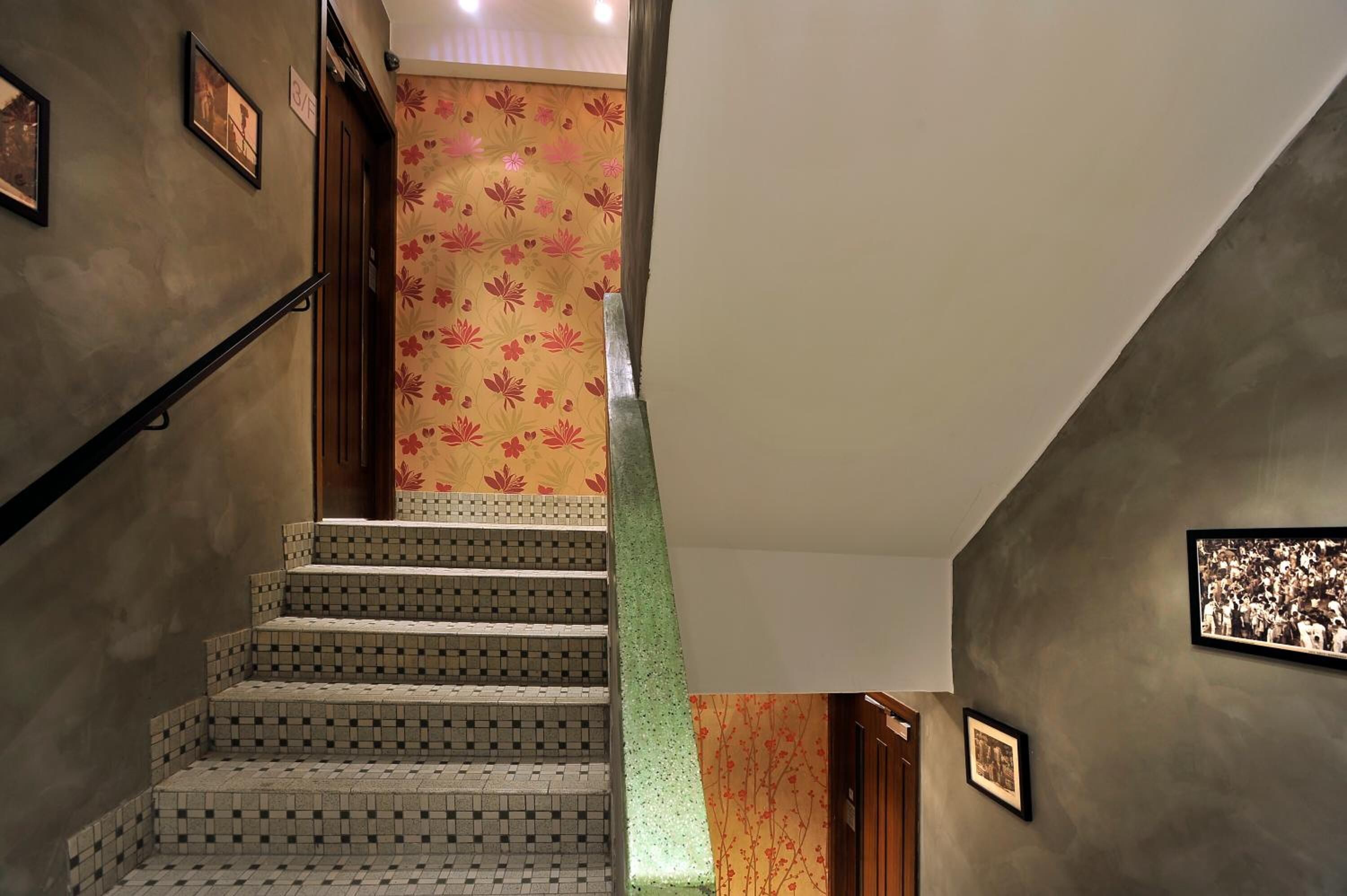 Photo - Mingle by The Park