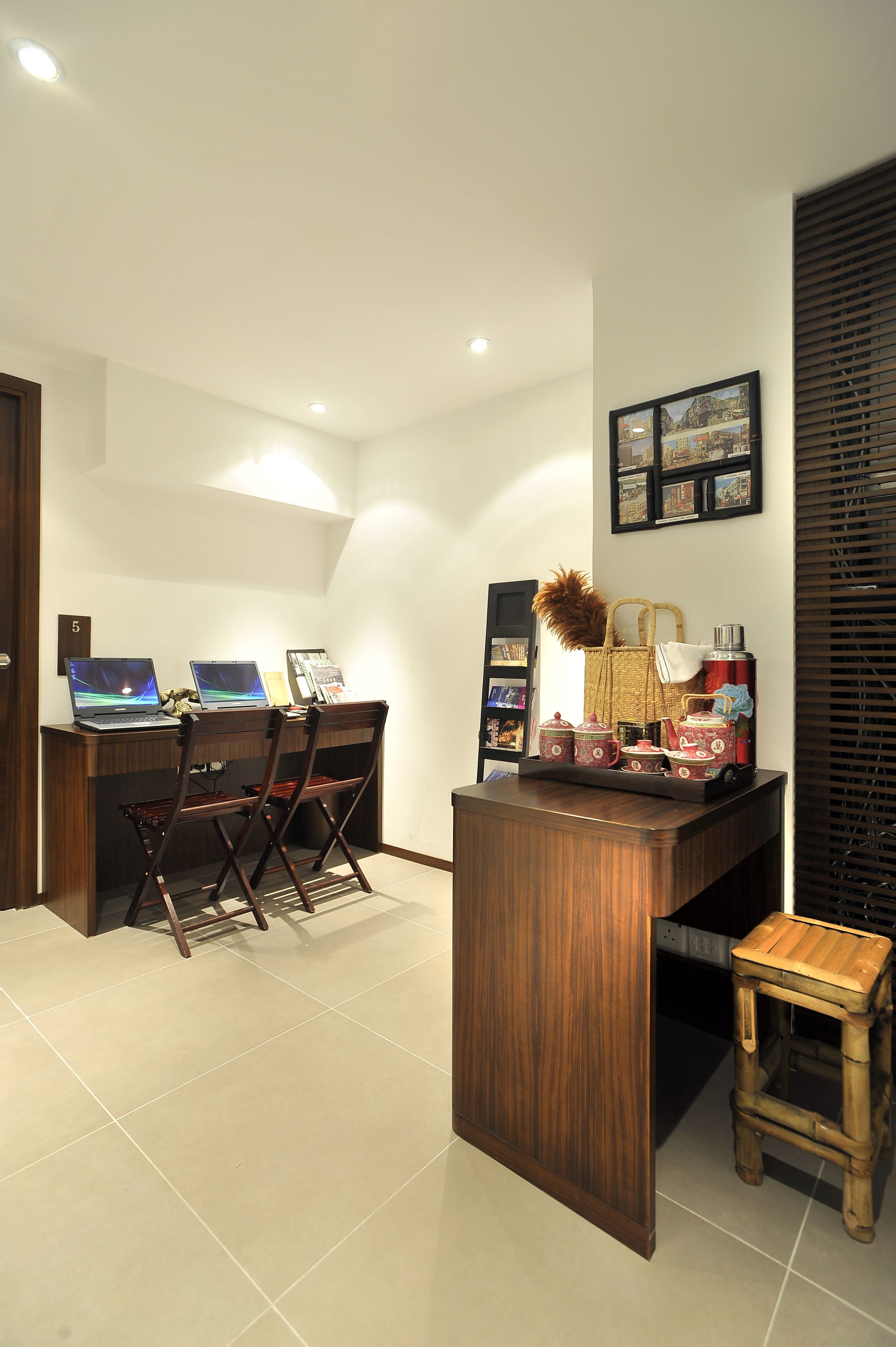 Photo - Mingle by The Park