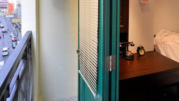 Minibar, in-room safe, desk, iron/ironing board