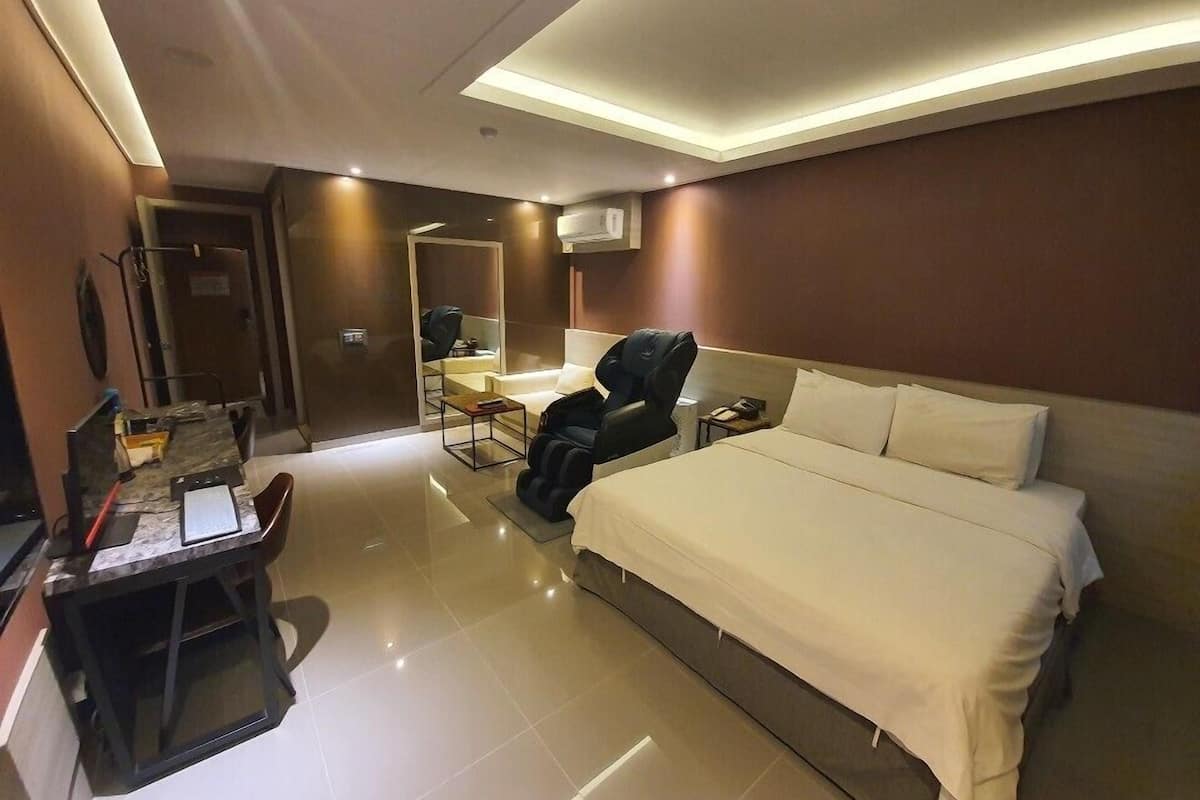 Deluxe Double Room | Premium bedding, desk, laptop workspace, soundproofing