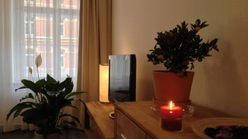 Apartment, 1 Bedroom | 1 bedroom, desk, iron/ironing board, cots/infant beds