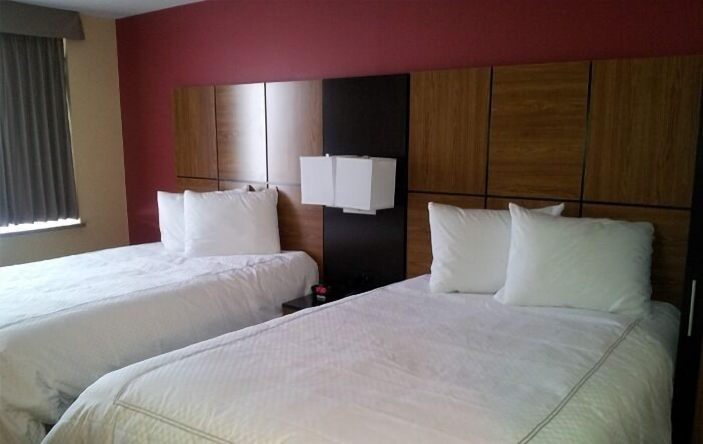 Double Room | Desk, blackout curtains, iron/ironing board, free WiFi