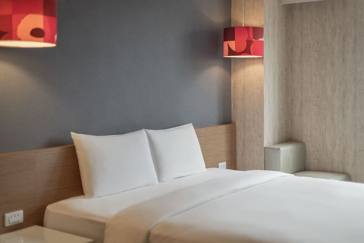 Deluxe-Doppelzimmer | Daunenbettdecken, Schreibtisch, Verdunkelungsvorhänge