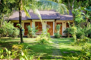 Bungalow – superior, hageutsikt | Terrasse/patio