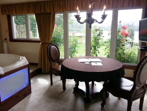 Presidential Suite, 1 Queen Bed, Lake View | Bathroom