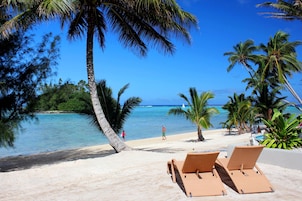 Beach nearby, white sand, snorkeling, beach yoga