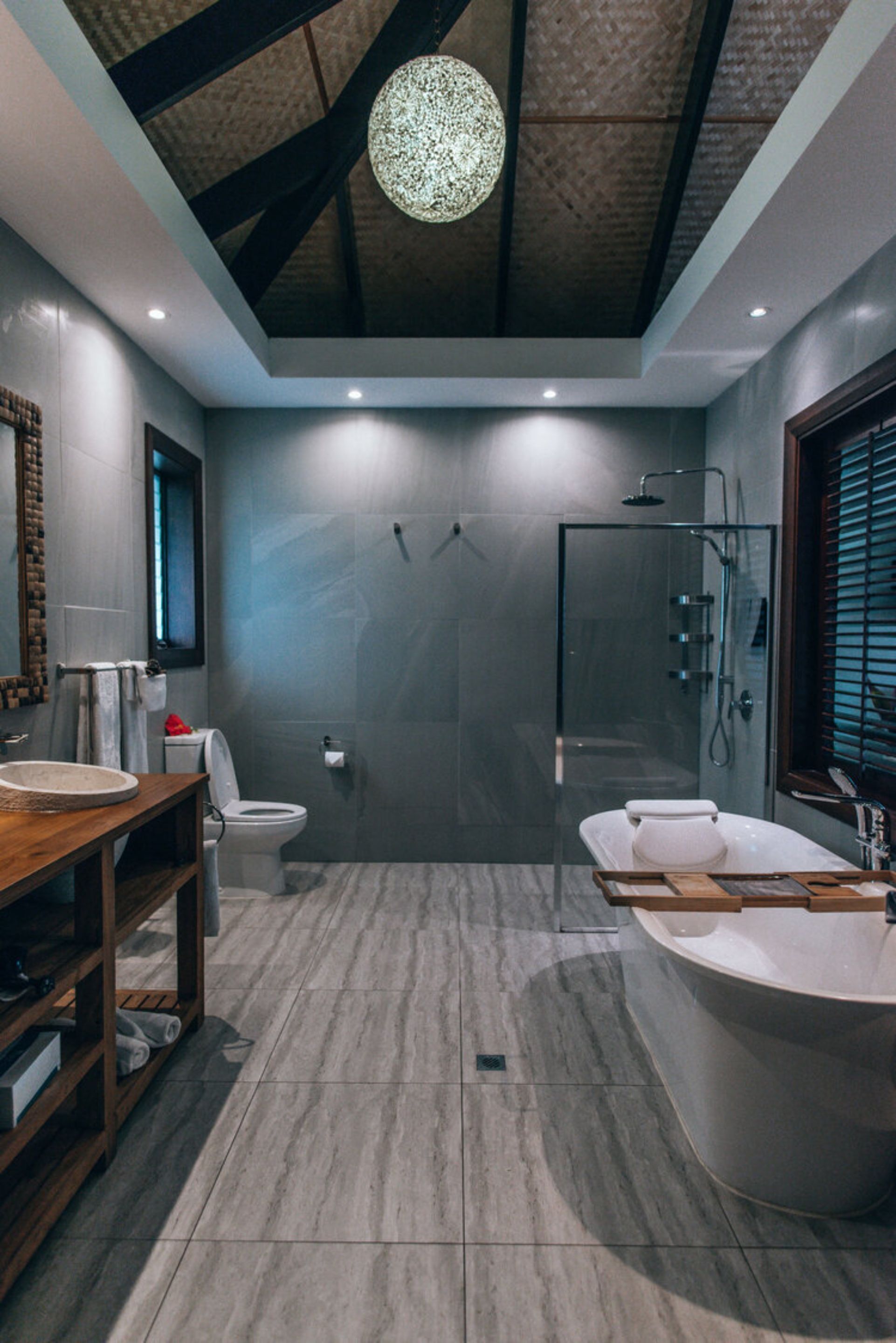 garden are | bathroom | separate bathtub and shower, rainfall showerhead, hair dryer, bathrobes