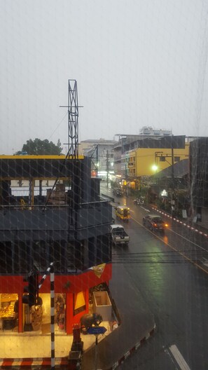 Balcony - The I Talay Room & Souvenir Guesthouse (Krabi)