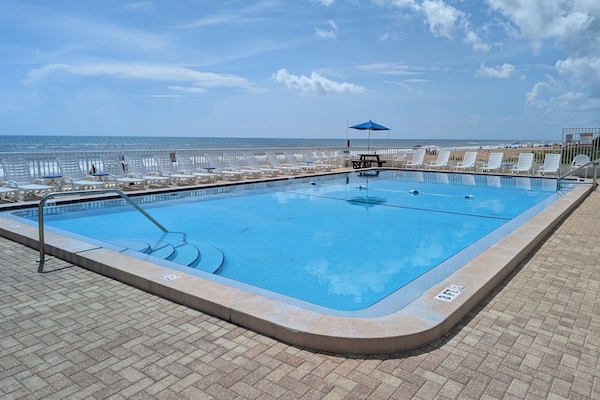 Outdoor pool, pool umbrellas