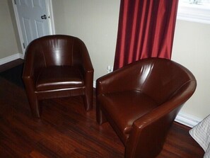 32-inch flat-screen TV with cable channels, TV