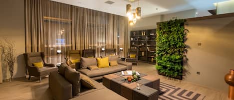 Lobby lounge
