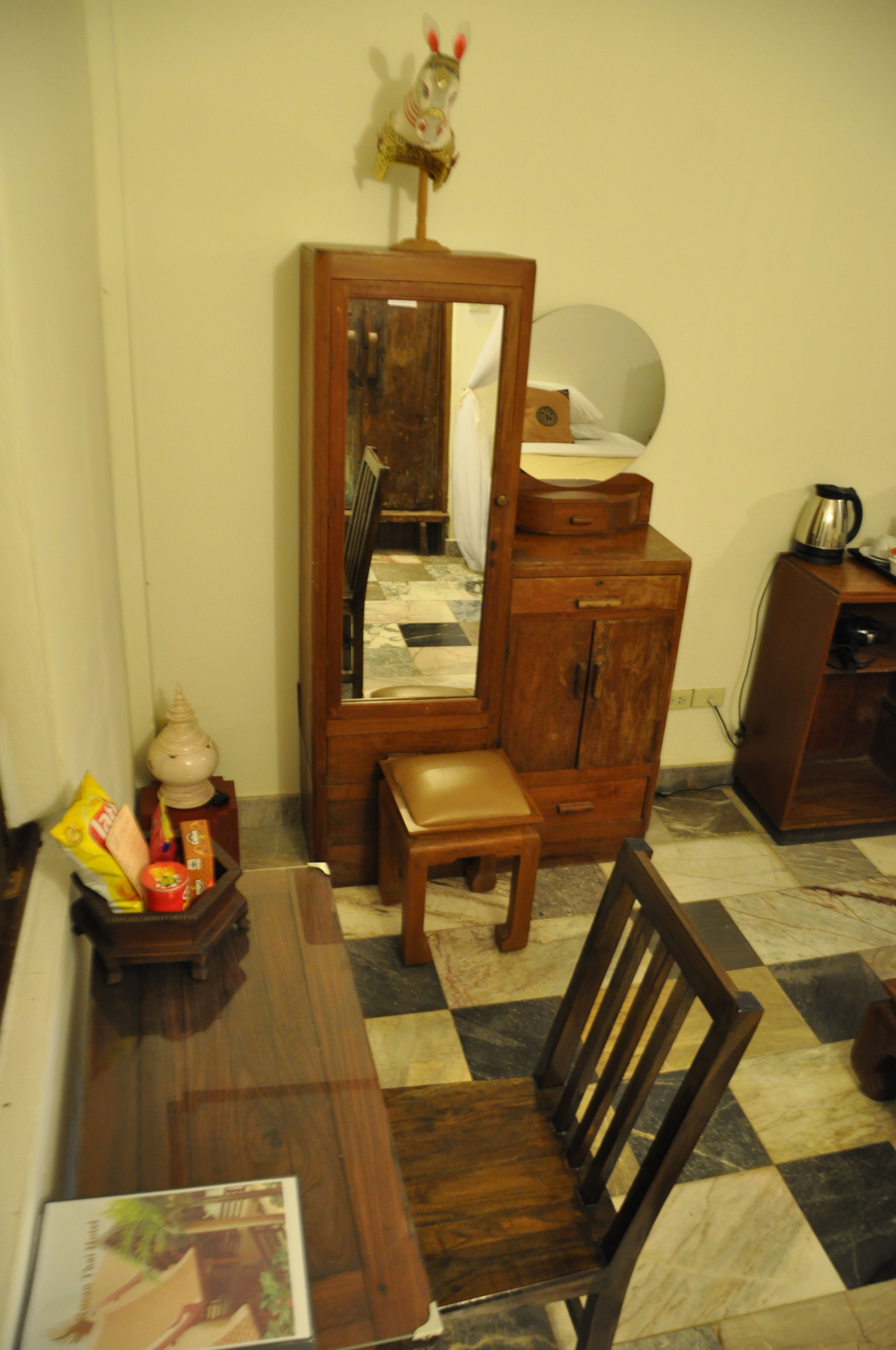 superior twin room | minibar