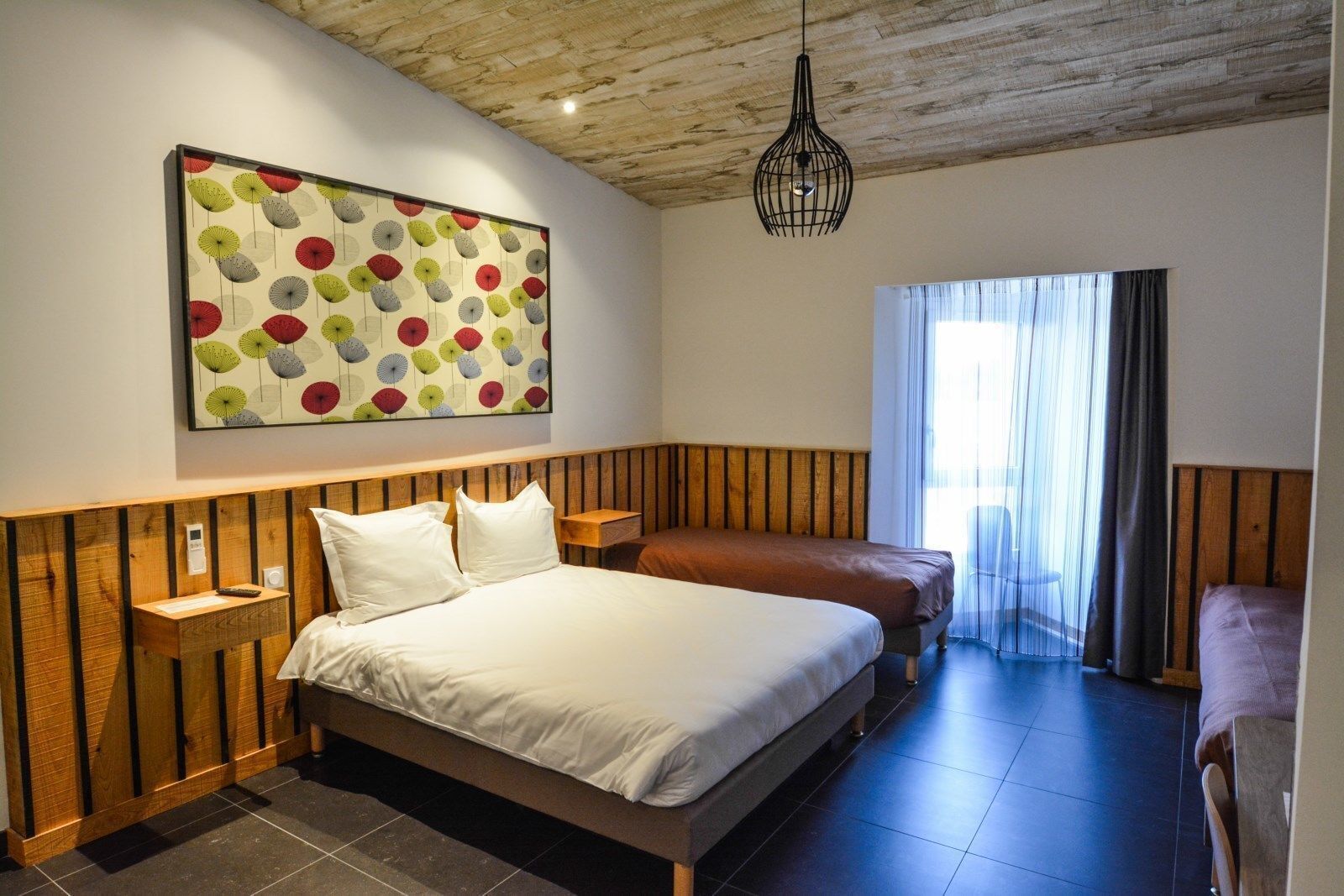 Escritorio, insonorización, wifi gratis y ropa de cama 