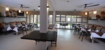 Daily full breakfast (BWP 155.00 per person)