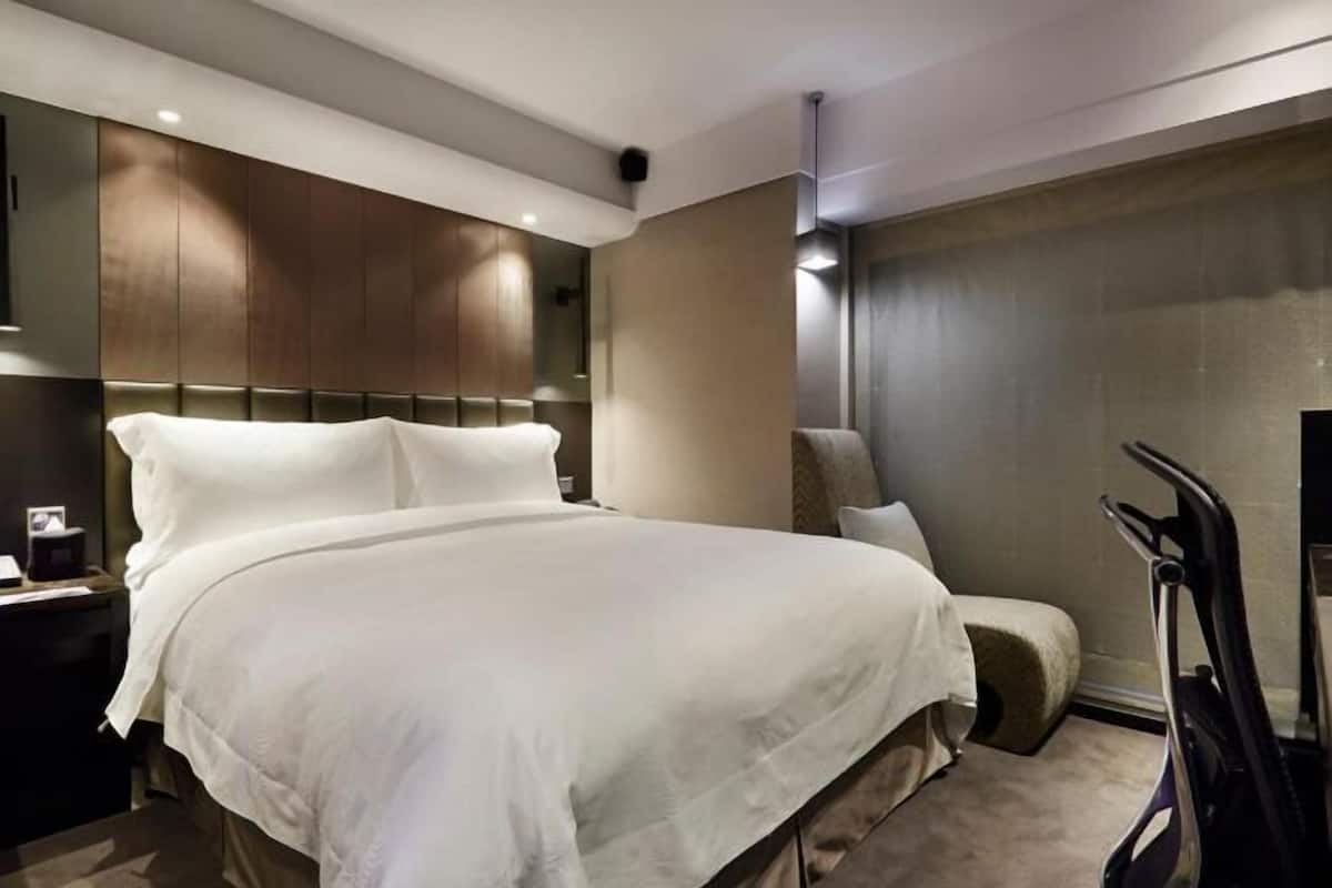 Ropa de cama de alta calidad, cubrecamas y minibar
