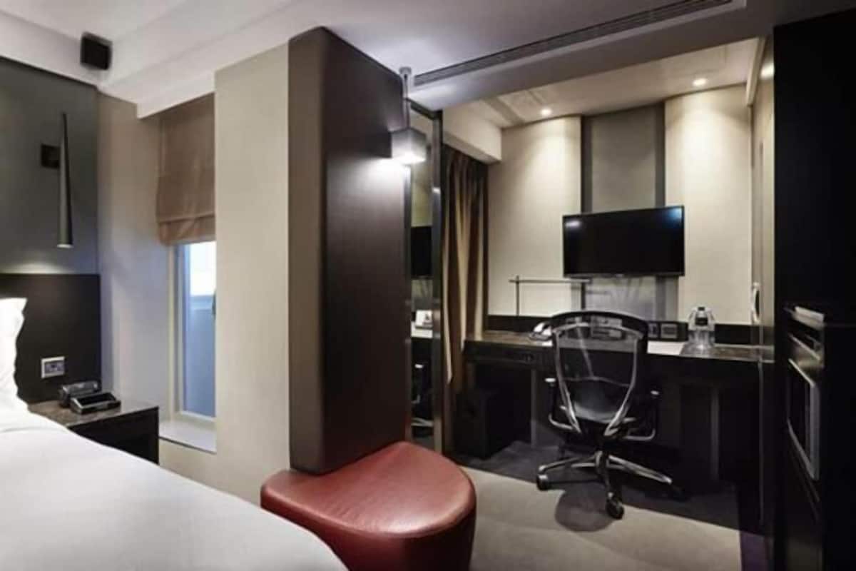 Ropa de cama de alta calidad, cubrecamas y minibar