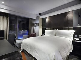 天鷹客房  | 高級寢具、羽絨被、迷你吧、客房內保險箱