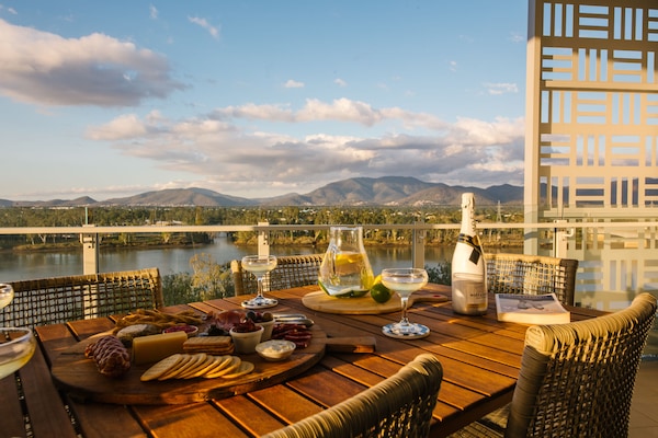 King Deluxe Apartment, River View | Balcony