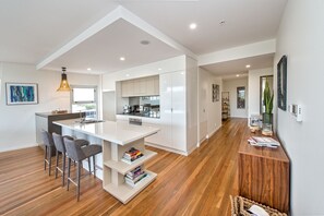 Appartement, 3 chambres, vue fleuve | Cuisine privée