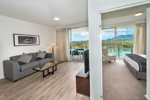 Appartement, 2 chambres, vue fleuve | Salle de séjour